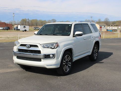 Used 2018 Toyota 4Runner Limited image 4