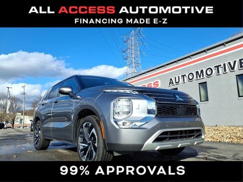 Used 2024 Mitsubishi Outlander AWD image 4