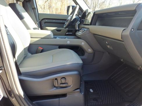 Certified 2025 Land Rover Defender 110 S image 3