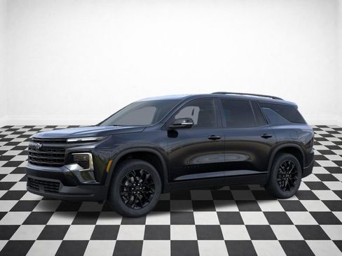 New 2026 Chevrolet Traverse LT image 2