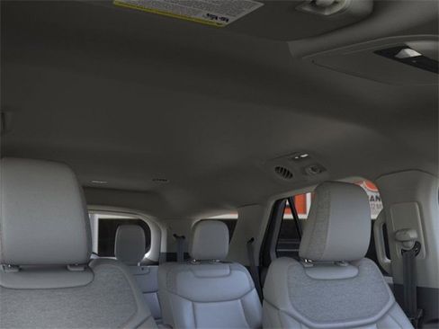 New 2025 Ford Explorer Active w/ Active Comfort Package image 22
