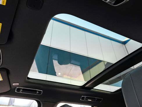 Used 2023 Land Rover Range Rover SE image 14