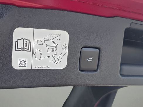 Used 2020 Ford Escape SEL AWD/4WD image 19