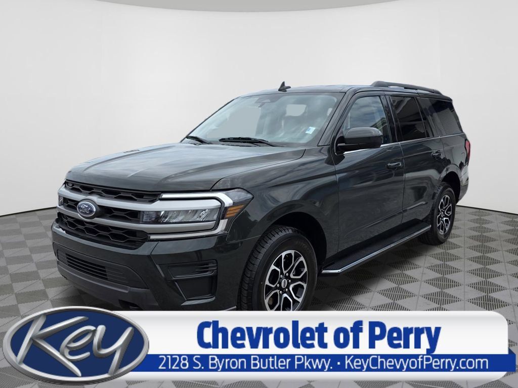 Used 2023 Ford Expedition XLT AWD/4WD image 1