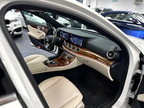 Used 2019 Mercedes-Benz E 300 4MATIC image 35