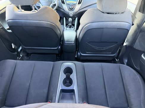 Used 2016 Hyundai Veloster 3dr Cpe Man image 19