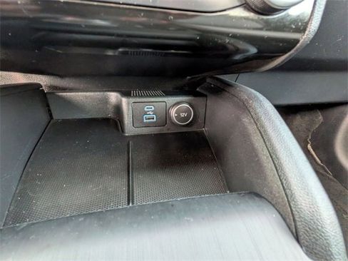 Used 2021 Ford Escape SE image 22