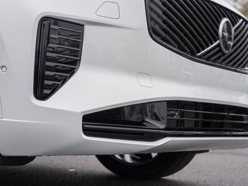 New 2026 Volvo XC90 B6 Ultra w/ Lounge Package image 13