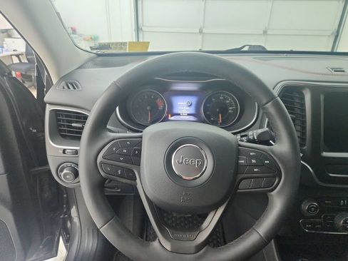 Used 2022 Jeep Cherokee Trailhawk w/ Trailer Tow Group AWD/4WD image 23