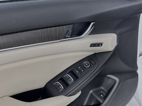 Used 2018 Honda Accord EX-L image 16