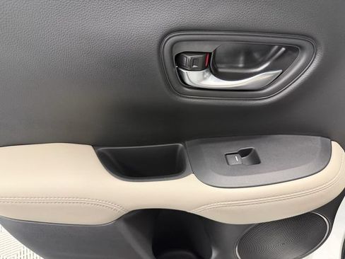 Certified 2025 Honda HR-V LX image 16