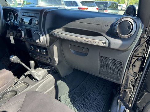 Used 2013 Jeep Wrangler Unlimited Sport image 5