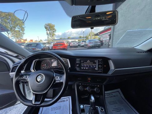 Used 2019 Volkswagen Jetta SE FWD image 10
