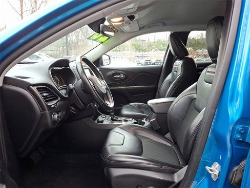 Used 2020 Jeep Cherokee Trailhawk w/ Comfort/Convenience Group image 14