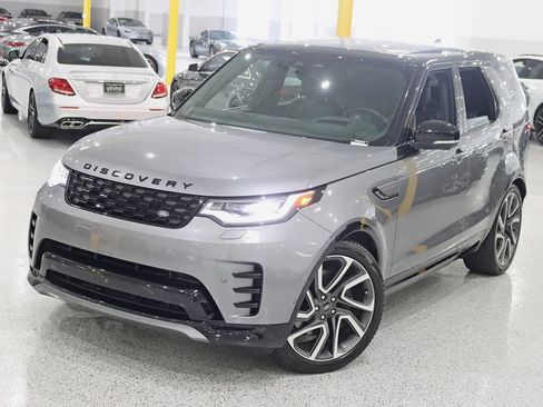 Used 2024 Land Rover Discovery Dynamic SE AWD/4WD image 5