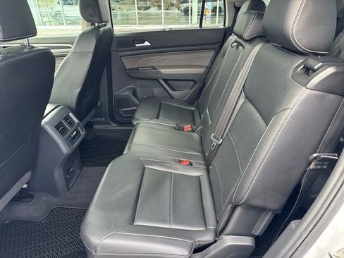 Certified 2022 Volkswagen Atlas SEL R-Line image 32