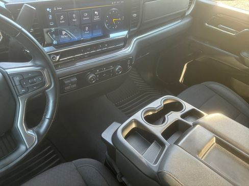 Used 2024 Chevrolet Silverado 2500 LT image 28