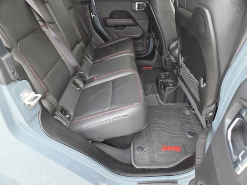 Used 2025 Jeep Gladiator Rubicon w/ Convenience Group image 23