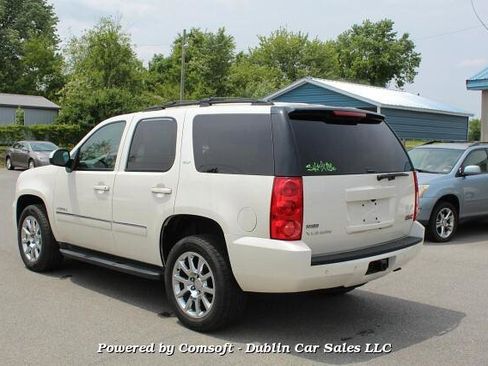 Used 2011 GMC Yukon SLT w/ SLT-2 Equipment Package image 7