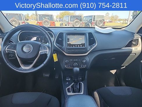 Certified 2016 Jeep Cherokee Latitude w/ Safety/Convenience Group image 3