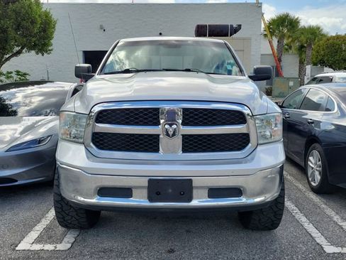 Used 2018 RAM 1500 Classic SLT AWD/4WD image 2