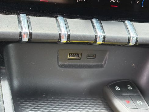 Used 2026 GMC Terrain Elevation w/ Black Edition FWD image 32