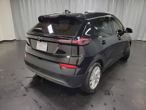 Used 2022 Chevrolet Bolt EUV LT w/ Comfort Package image 9