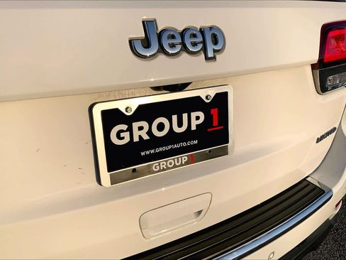 Used 2022 Jeep Grand Cherokee Limited RWD image 10