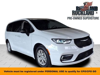 Used 2024 Chrysler Pacifica Touring-L