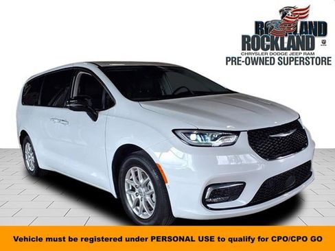 Used 2024 Chrysler Pacifica Touring-L image 1