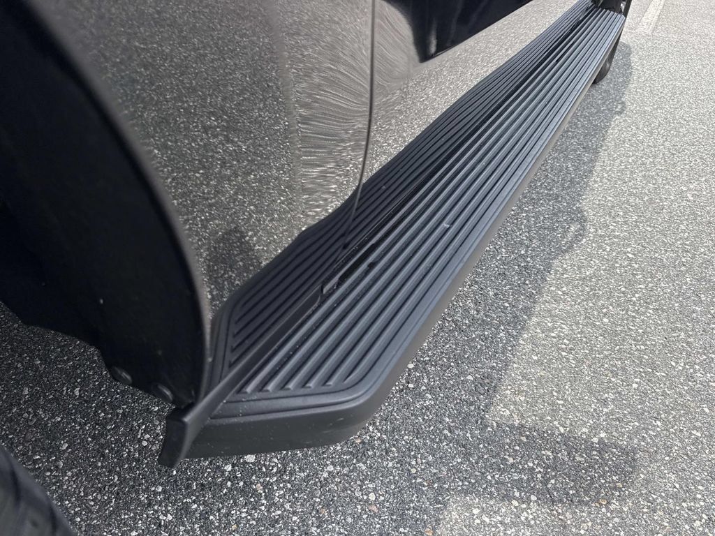 Used 2024 Ford Expedition Limited RWD image 12