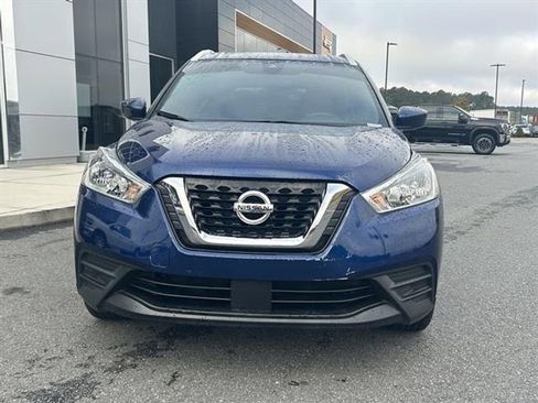 Used 2020 Nissan Kicks SV image 2