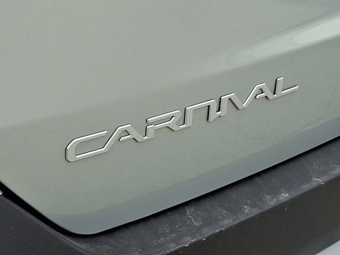 New 2026 Kia Carnival EX image 24