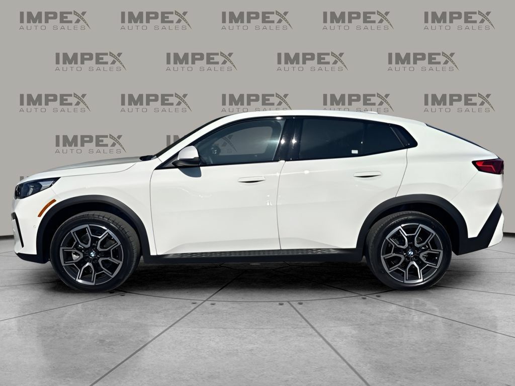 Used 2026 BMW X2 xDrive28i AWD/4WD image 2