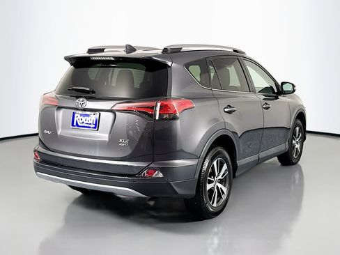 Used 2018 Toyota RAV4 XLE image 5