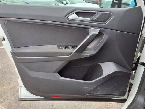 Used 2021 Volkswagen Tiguan S image 16