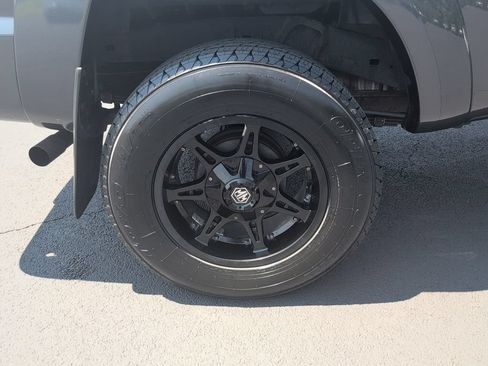 Used 2014 Toyota Tacoma PreRunner w/ SR5 Package RWD image 40