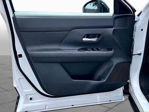 New 2026 Nissan Kicks SV w/ Cold Weather Package FWD image 10