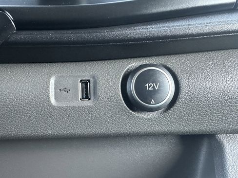 Used 2023 Ford Transit 250 Base image 30