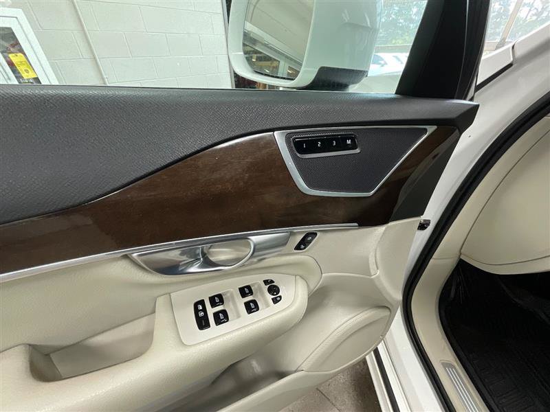 Used 2019 Volvo XC90 T5 Momentum w/ Protection Package Premier FWD image 21