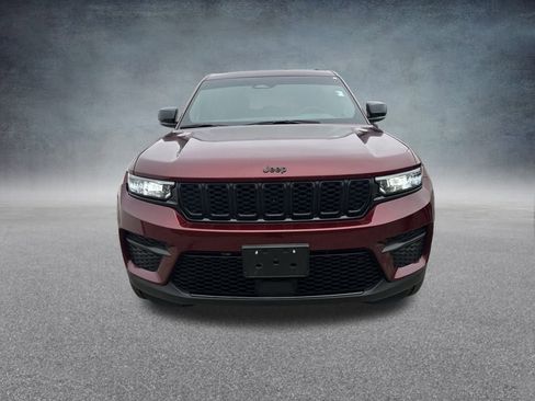 Used 2023 Jeep Grand Cherokee Altitude image 10