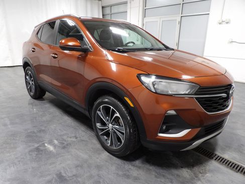 Used 2020 Buick Encore GX Select image 2