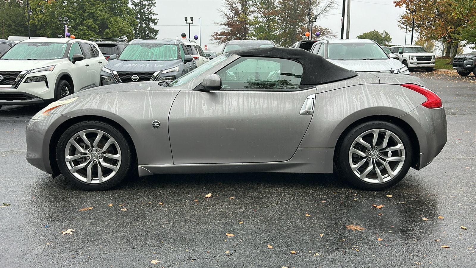 Used 2010 Nissan 370Z Touring RWD image 24