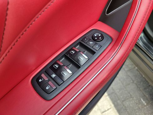 Used 2022 Maserati Levante GT AWD/4WD image 25
