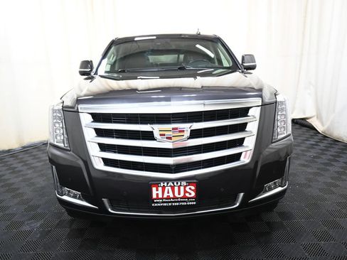 Used 2017 Cadillac Escalade Premium Luxury AWD/4WD image 2