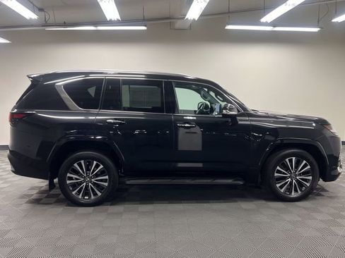 Used 2023 Lexus LX 600 4WD image 4