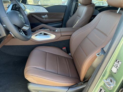 New 2026 Mercedes-Benz GLS 450 4MATIC image 18