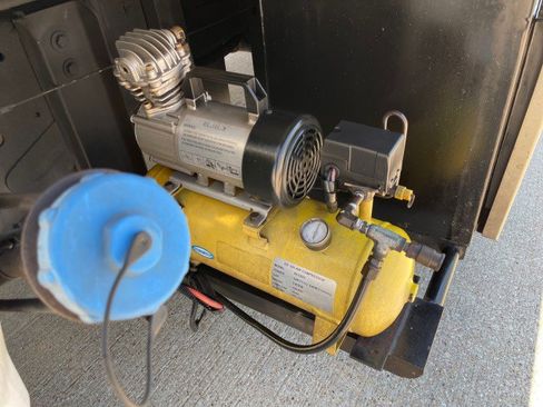 Used 2015 RAM 5500 SLT w/ Quick Order Package 29G SLT image 21