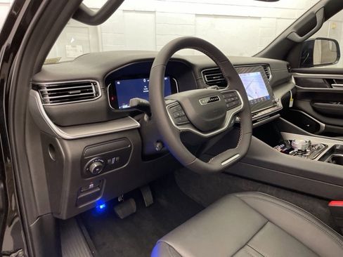 New 2025 Jeep Wagoneer Series II w/ Premium Group I image 16