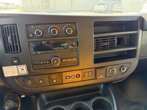 Used 2021 GMC Savana 3500 3500 2dr Commercial/Cutaway/Ch w/ Power Convenience Package image 18